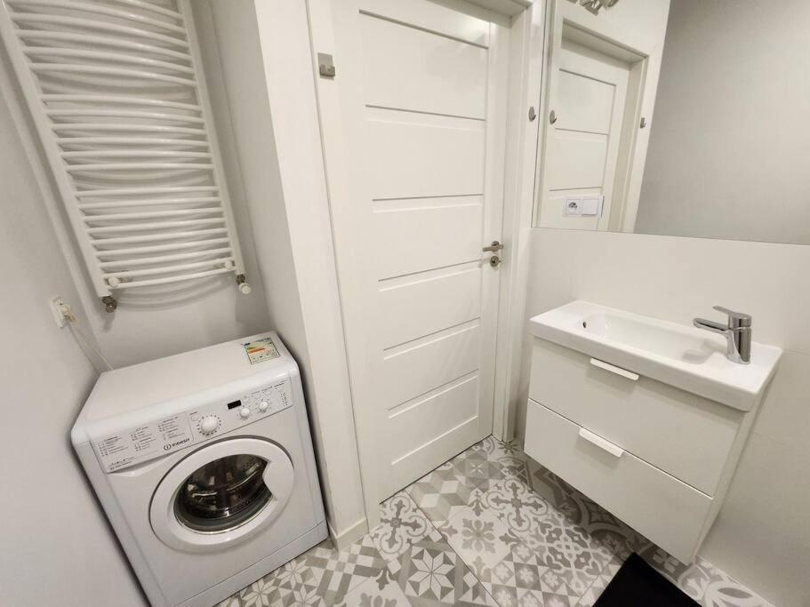 Apartstars - Powstancow #32 With Terrace Rzeszow Exterior photo