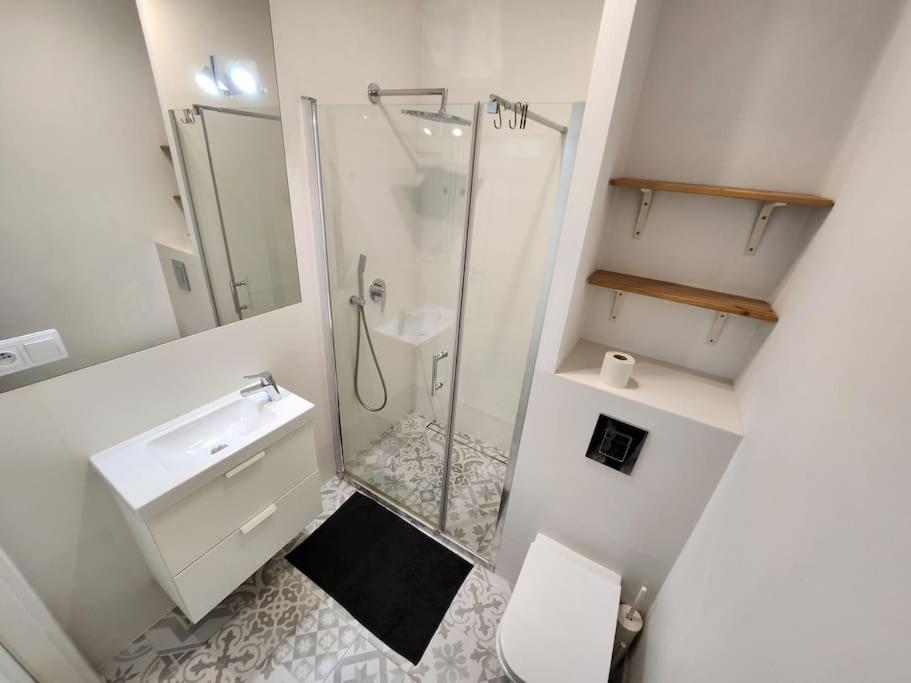 Apartstars - Powstancow #32 With Terrace Rzeszow Exterior photo